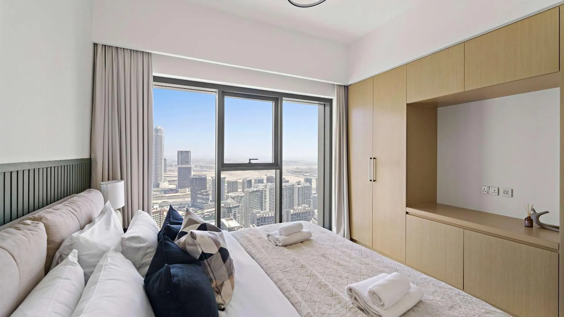 두바이 Silkhaus Elite 2Bdr At Burj Royale In Downtown 아파트 아랍에미리트
